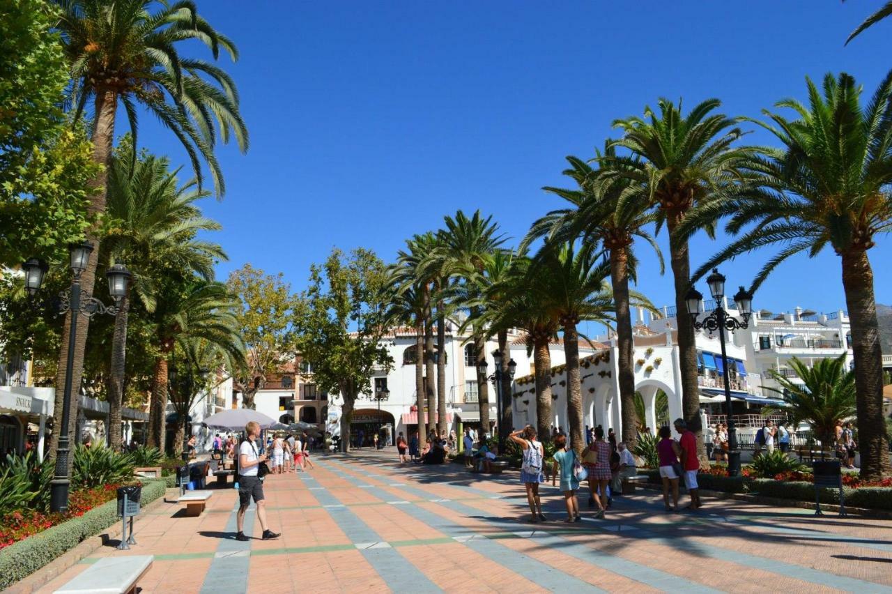 Rico Apartaments Parador Nerja Exterior photo